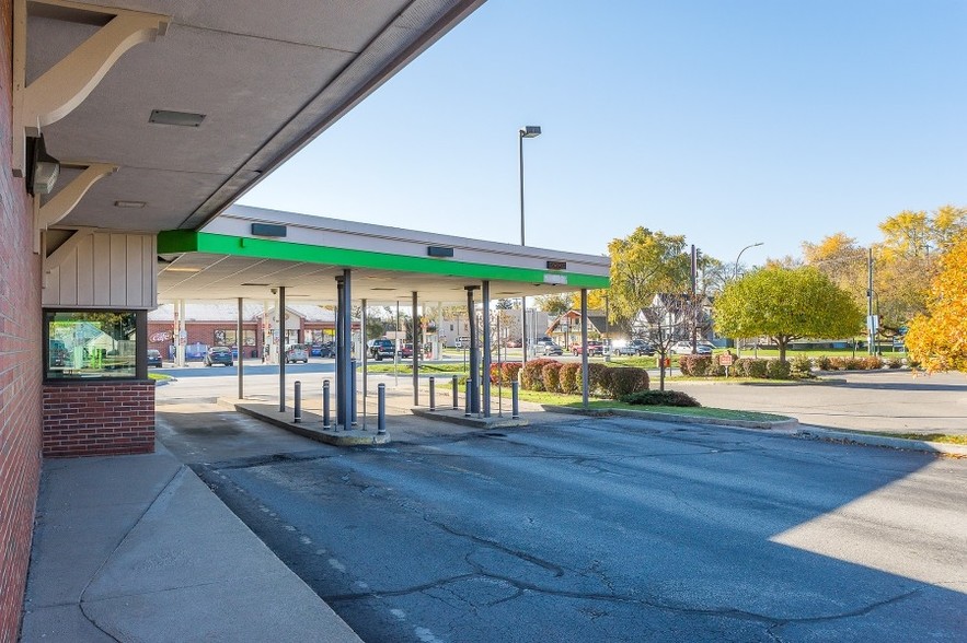 More Photos Of 1617 23rd St, Port Huron Bank For Sale