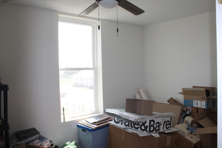 More Photos Of 154 E Railroad, Leland General Retail For Sale