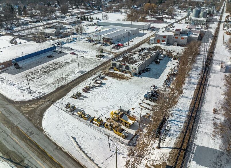 More Photos Of 375 E 2nd St, Imlay City Warehouse For Lease