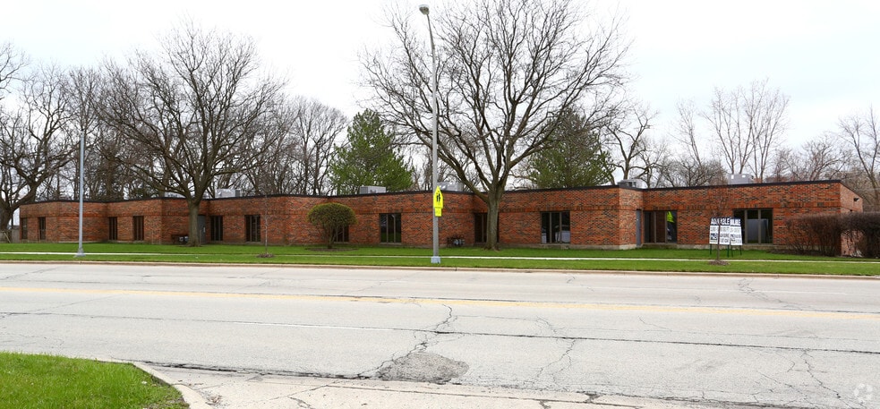 More Photos Of 1665-1695 Elk Blvd, Des Plaines Office For Lease