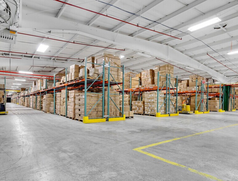 More Photos Of 16 Swamscott St, Newfields Warehouse For Lease