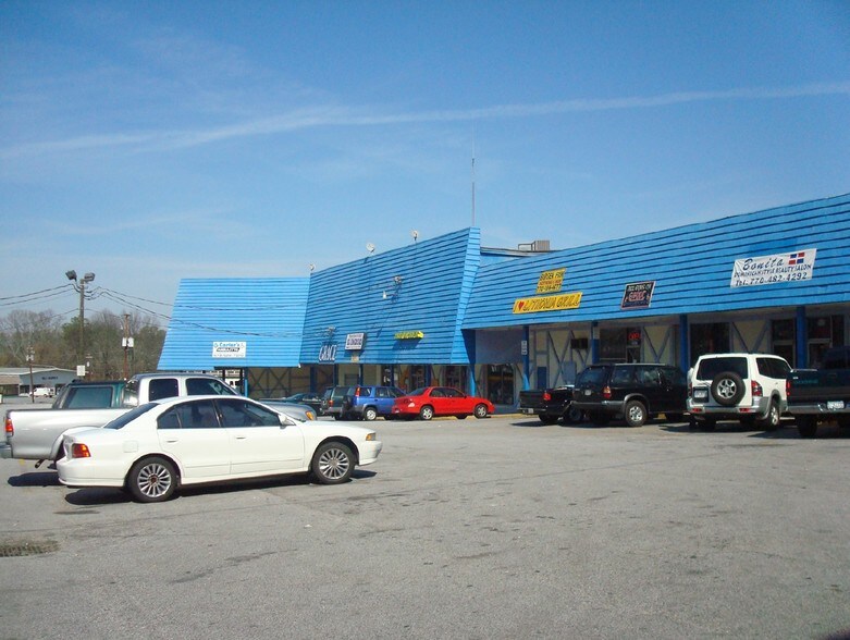 More Photos Of 6928 Main St, Lithonia Department Store For Lease