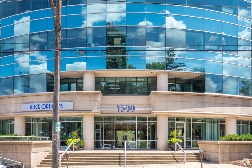 More Photos Of 1300 Spring St, Silver Spring Office For Lease