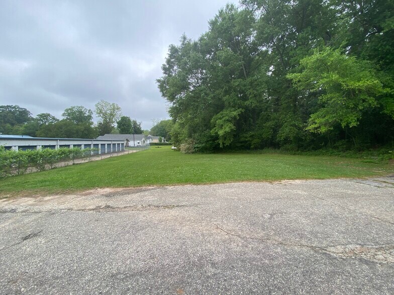 More Photos Of 809 College Ave, Jackson Office For Sale