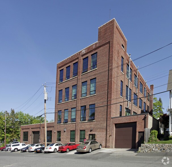 More Photos Of 141 Tompkins Ave, Pleasantville Coworking Space