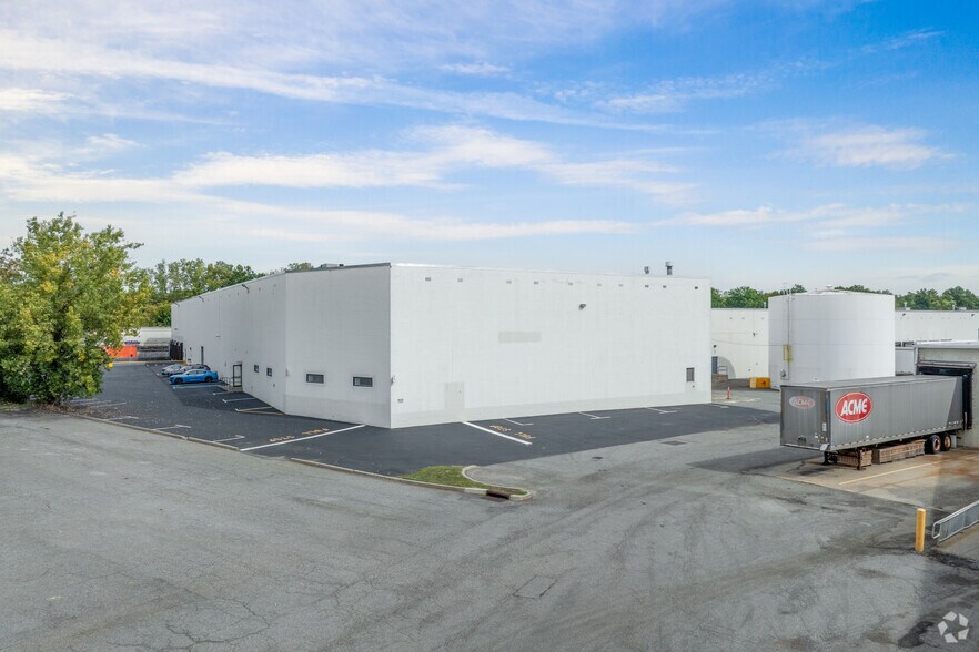 More Photos Of 95 Mayhill St, Saddle Brook Distribution For Lease