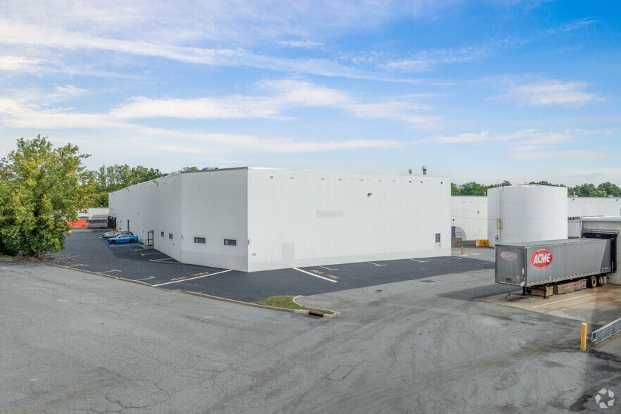 More Photos Of 95 Mayhill St, Saddle Brook Distribution For Lease
