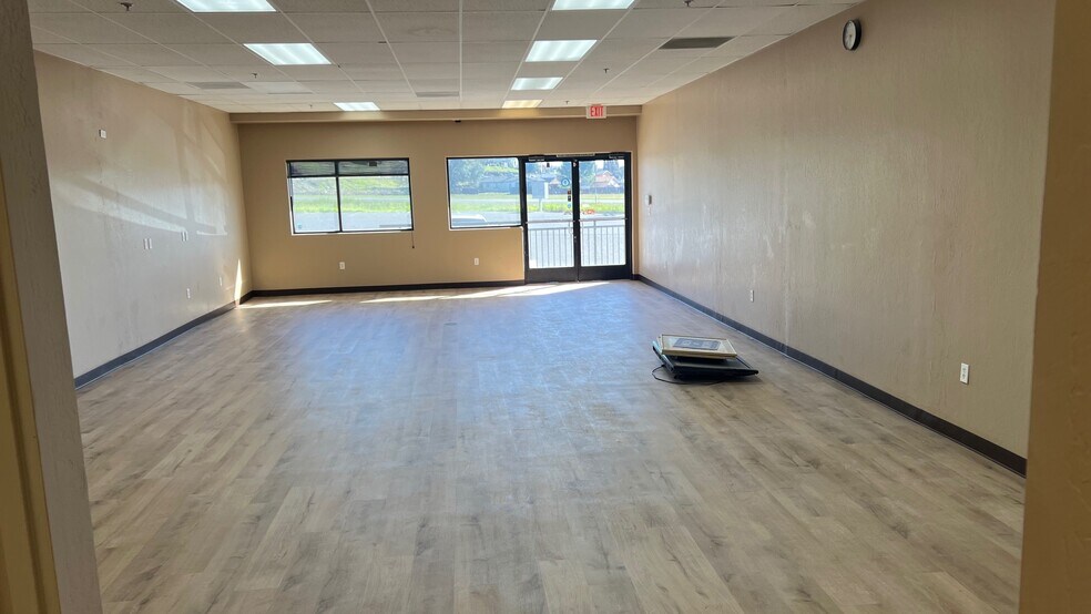 More Photos Of 90 Copper Cove Dr, Copperopolis Storefront For Lease