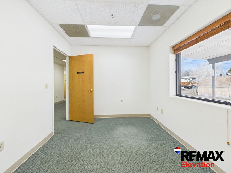 More Photos Of 156 N 6th St, Basin Office For Sale