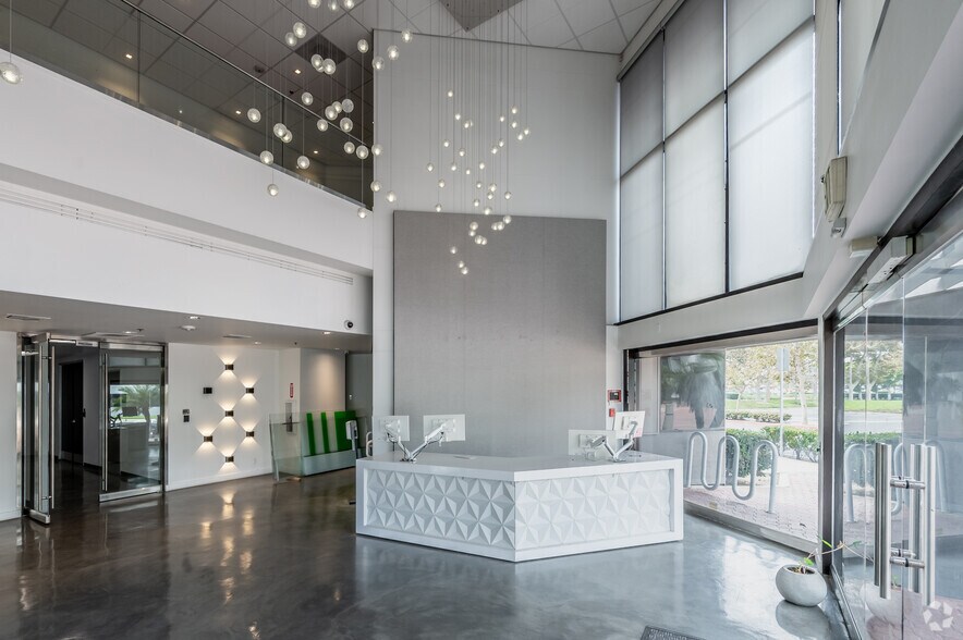 More Photos Of 1600 Sunflower Ave, Costa Mesa Office For Lease