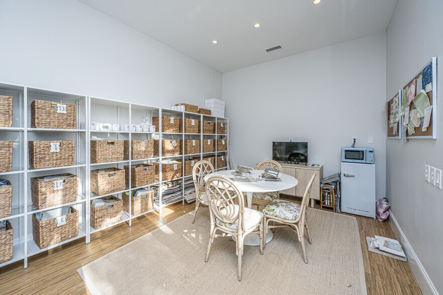 More Photos Of 234 Mathis Ferry Rd, Mount Pleasant Office For Lease