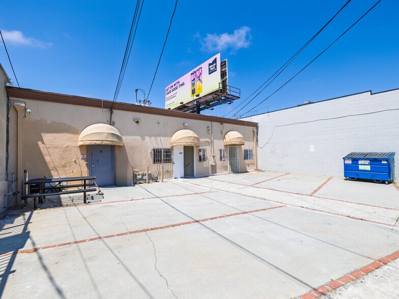 More Photos Of 8328-8332 Lincoln Blvd, Los Angeles Storefront For Sale