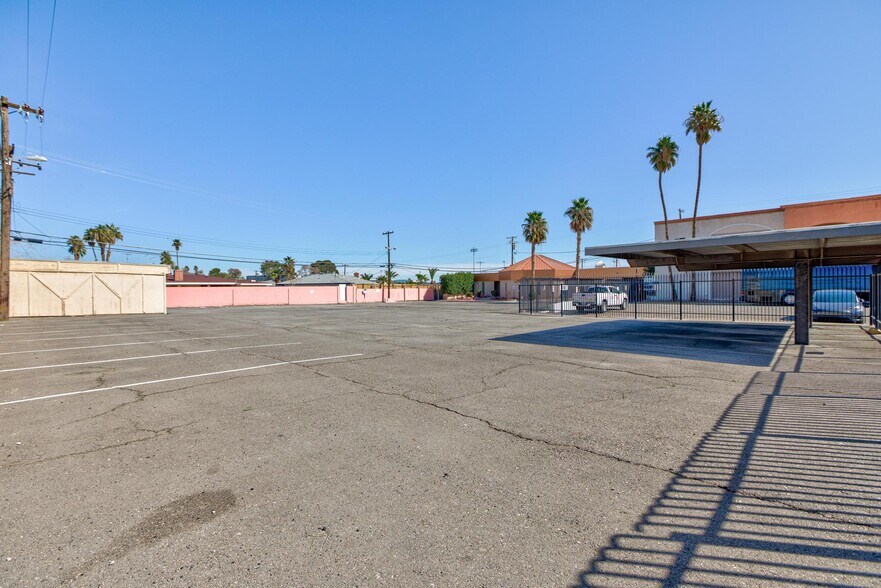 More Photos Of 872 E Sahara Ave, Las Vegas Medical For Lease