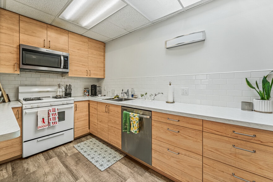 More Photos Of , Astoria General Retail For Sale