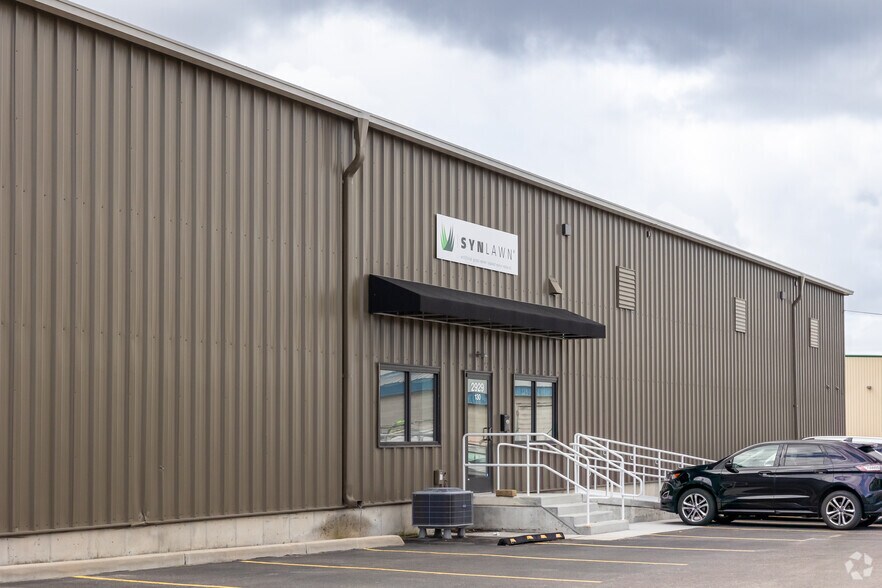 More Photos Of 2925-2929 S Cole Rd, Boise Warehouse For Lease