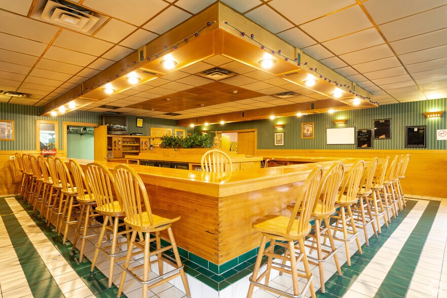 More Photos Of 2107 Rt-48, Fulton Restaurant For Lease