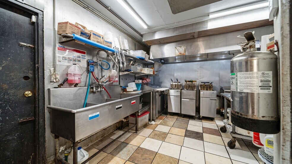 More Photos Of 230 W 2nd St, Freeport Restaurant For Sale