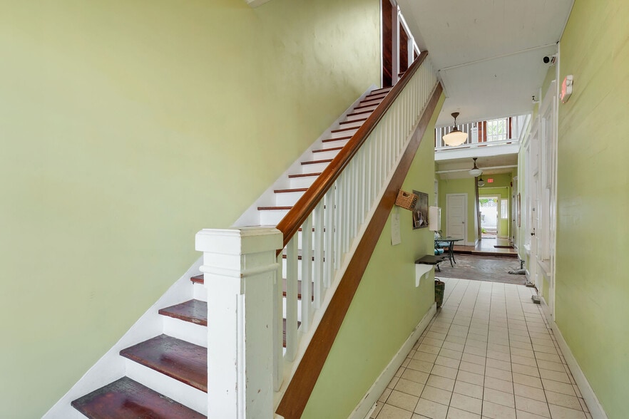 More Photos Of 812 Fleming St, Key West Storefront For Sale
