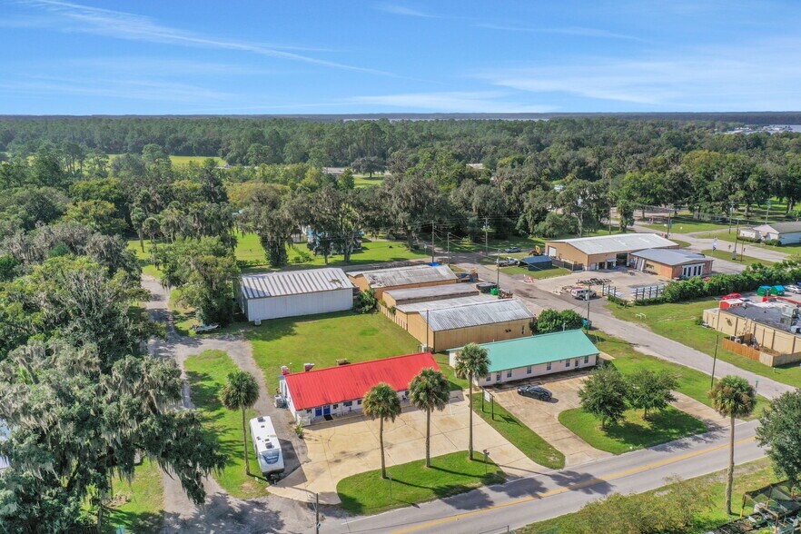 More Photos Of 413 Elm St, Welaka Freestanding For Sale