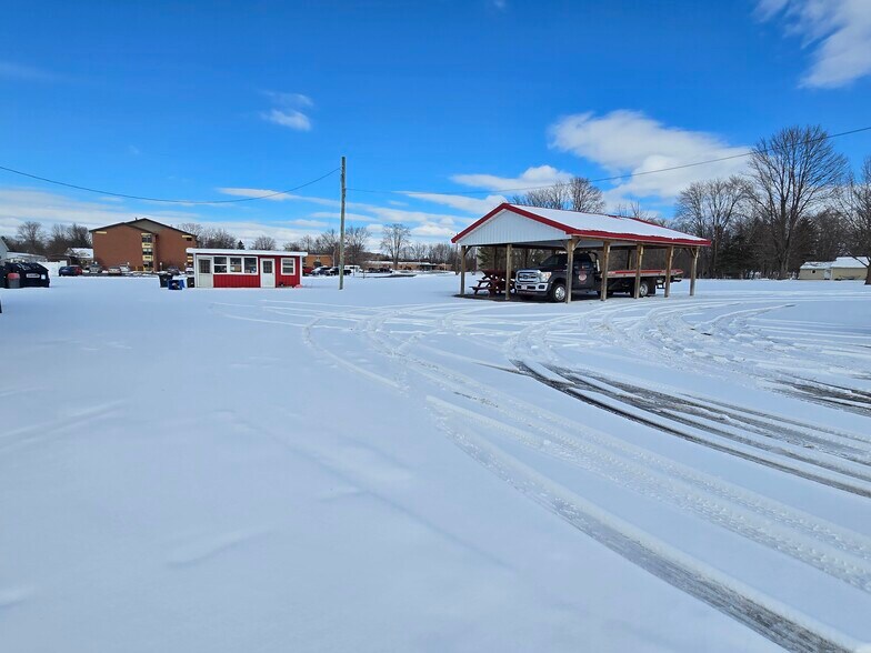 More Photos Of 365 E Main St, Waterloo Town Restaurant For Sale