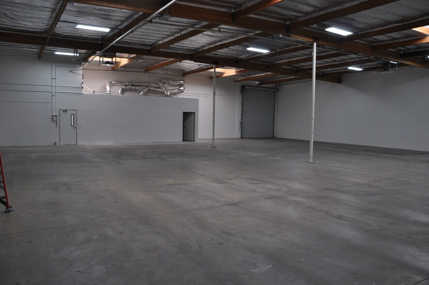 More Photos Of 5455 Desert Point Dr, Las Vegas Warehouse For Sale