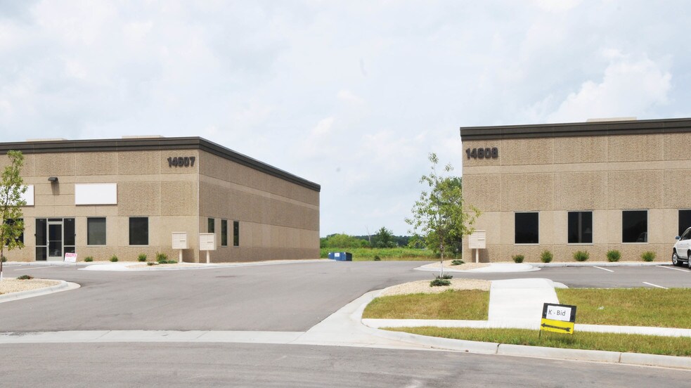 More Photos Of 14608 Felton Ct, Apple Valley Warehouse For Lease