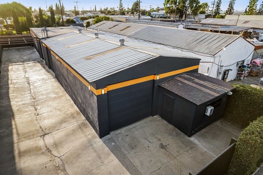 More Photos Of 15131 Illinois Ave, Paramount Warehouse For Sale