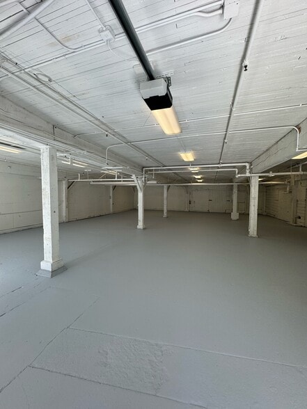 More Photos Of 1109 N 36th St, Seattle Warehouse For Lease