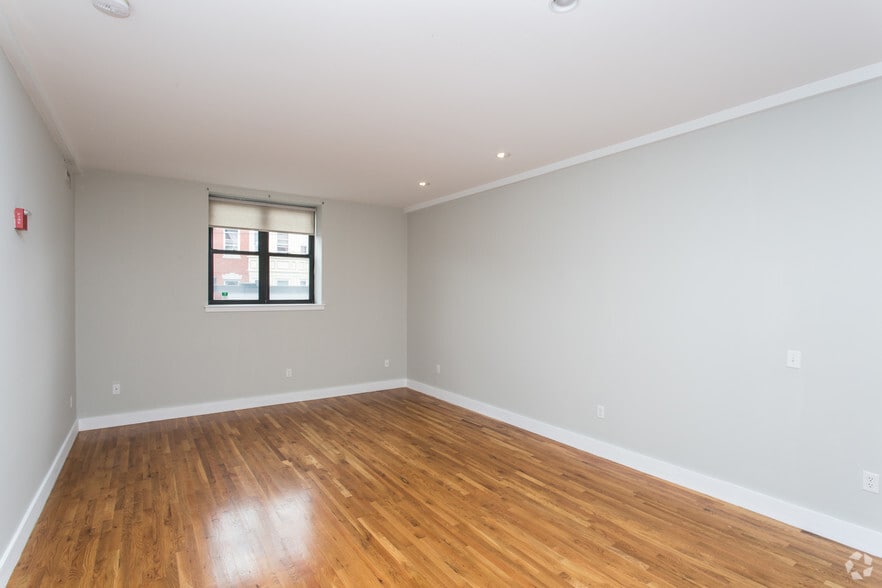 More Photos Of 361-385 Broadway, Chelsea Apartments For Lease