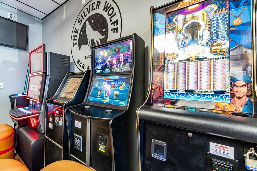 More Photos Of 116 Main St, Cornell Bar For Sale