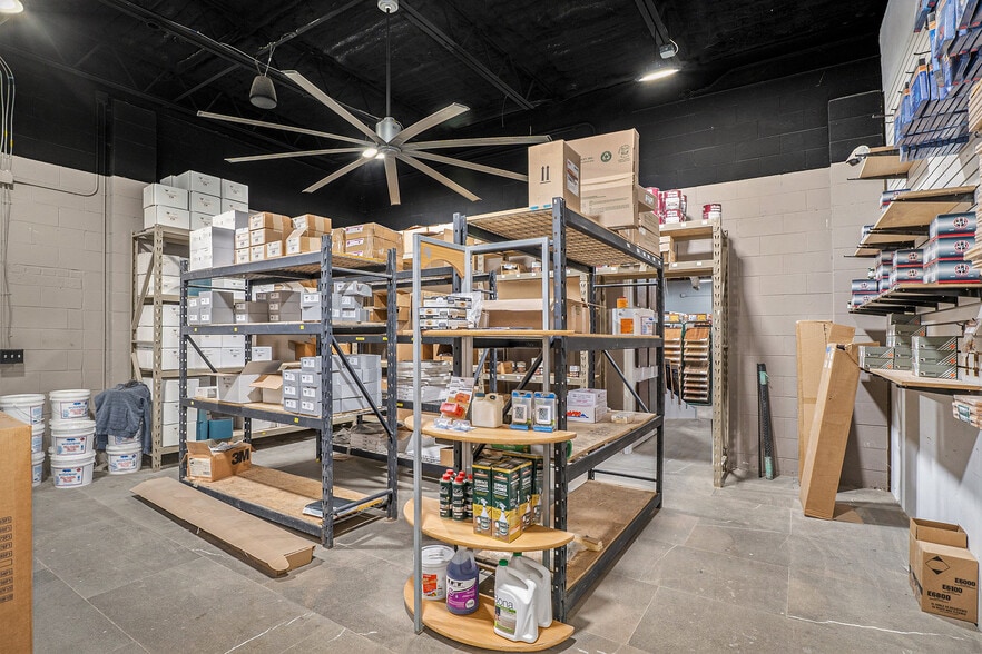 More Photos Of 16745 Dixie Hwy, Davisburg Warehouse For Sale