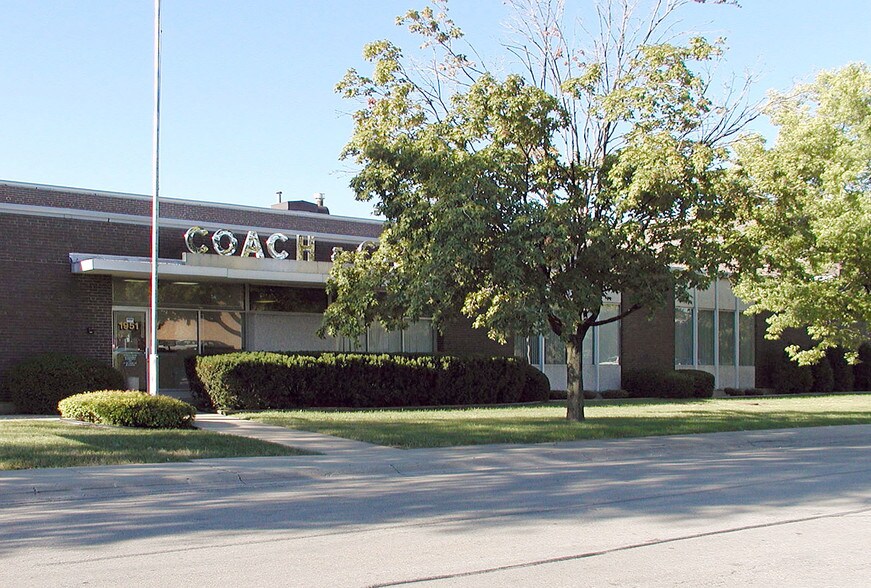 More Photos Of 1949-1951 Arthur Ave, Elk Grove Village Warehouse For Sale