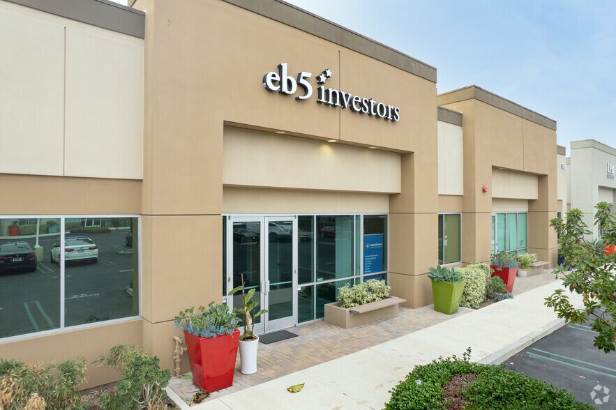 More Photos Of 90 Discovery, Irvine Office For Sale