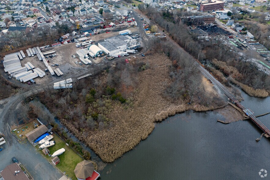More Photos Of 113-114 Whitehead Ave, South River Land For Lease