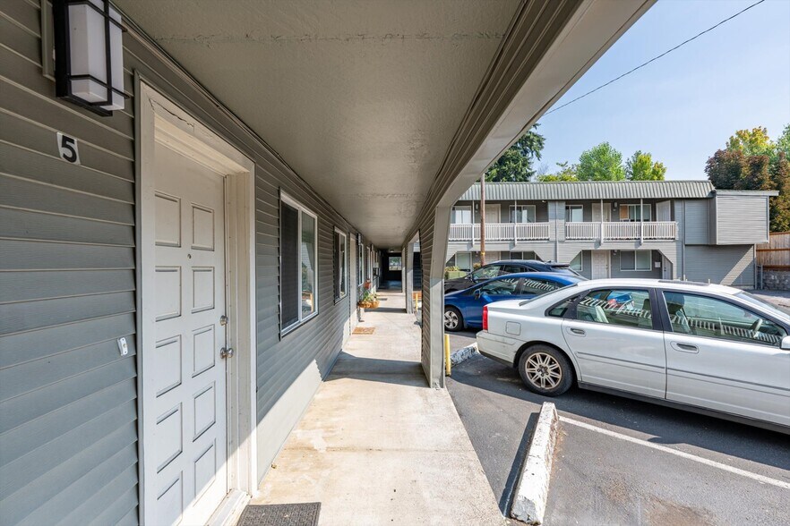 More Photos Of 1016 NE 86th St, Vancouver Multifamily For Sale