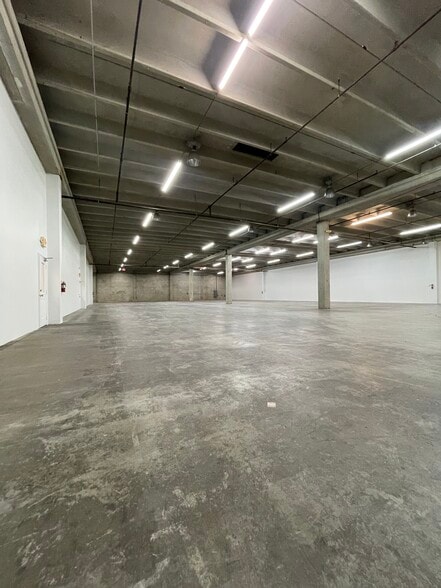 More Photos Of 4000 N 28th Ter, Hollywood Warehouse For Lease