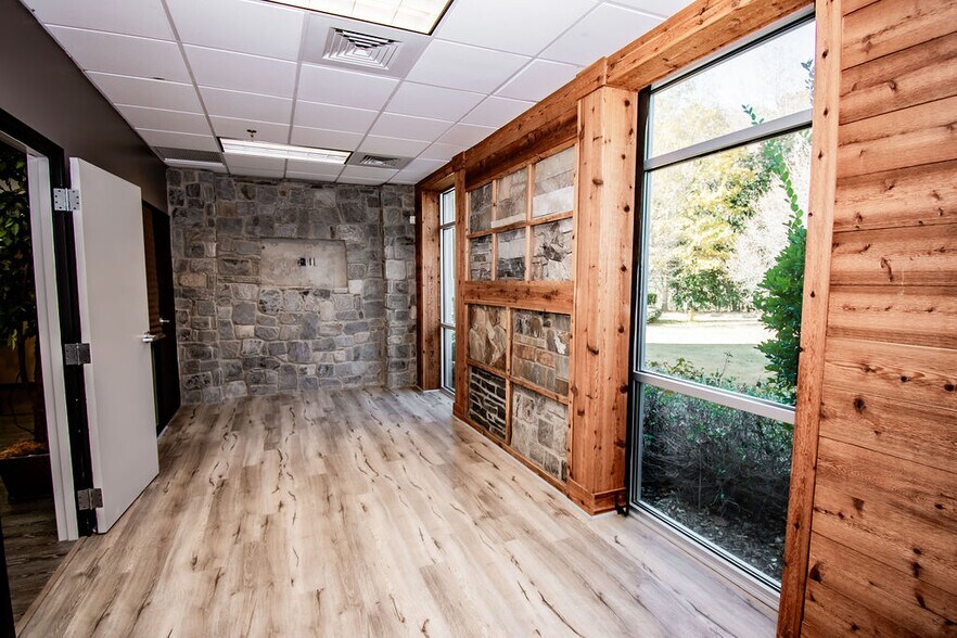 More Photos Of 3598 Highway 11, Travelers Rest Office For Sale