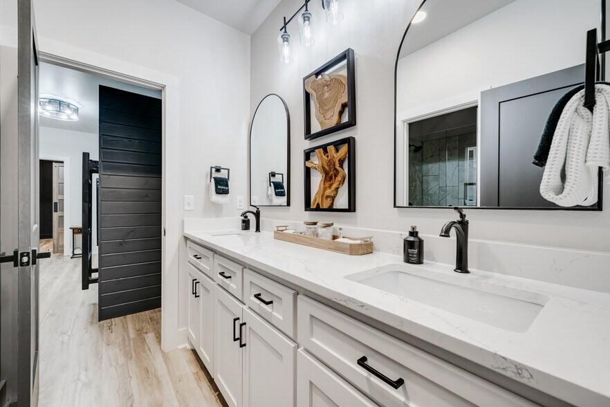 More Photos Of 215 Wayward Winds Rd, Hot Springs National Park Apartments For Sale