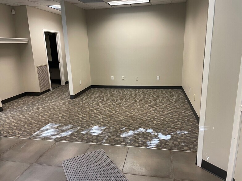 More Photos Of 300 NE Gilman Blvd, Issaquah Office For Sale