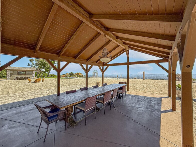 More Photos Of 10200 Lilac Ln, Simi Valley Specialty For Sale