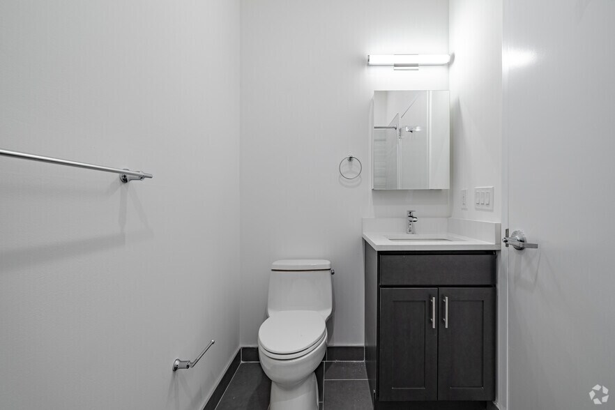 More Photos Of 70 Roseville Ave, Newark Apartments For Sale