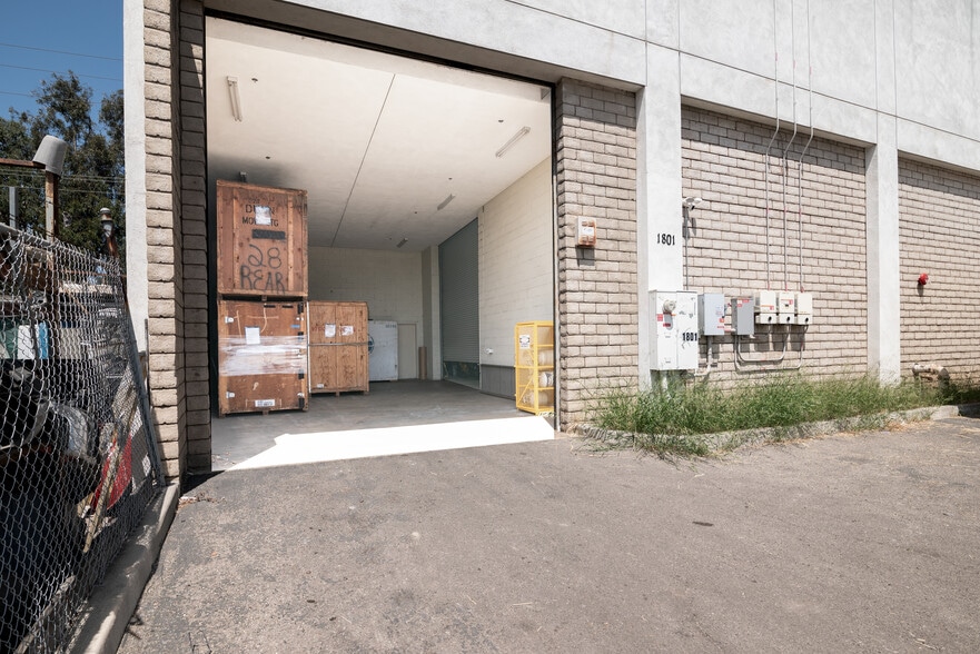 More Photos Of 1801 Sunkist Cir, Oxnard Warehouse For Sale