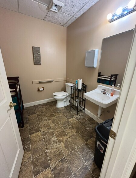 More Photos Of 3030 McEver Rd, Gainesville Medical For Sale