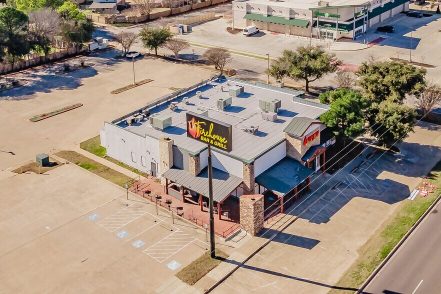 More Photos Of 1700 Airport Fwy, Bedford Restaurant For Sale