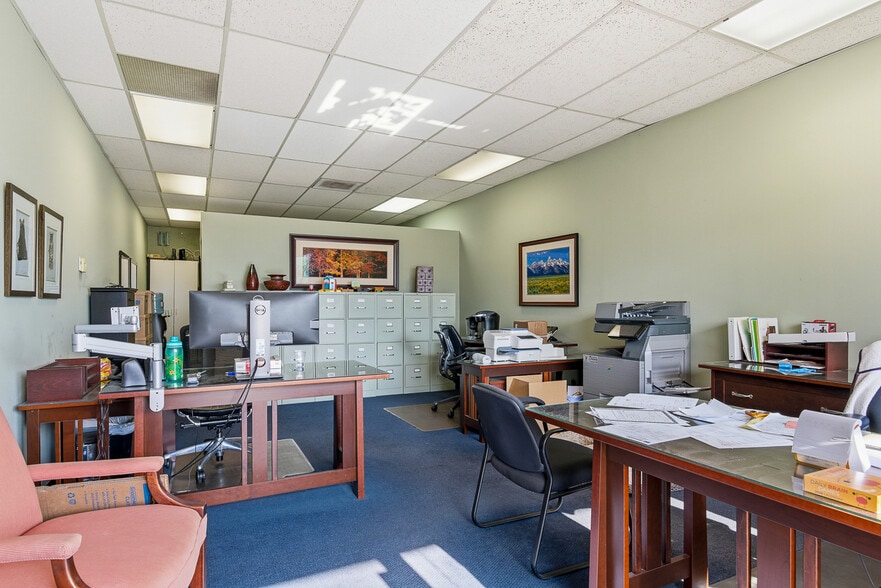 More Photos Of 2943-2947 Foothill Blvd, La Crescenta Medical For Lease