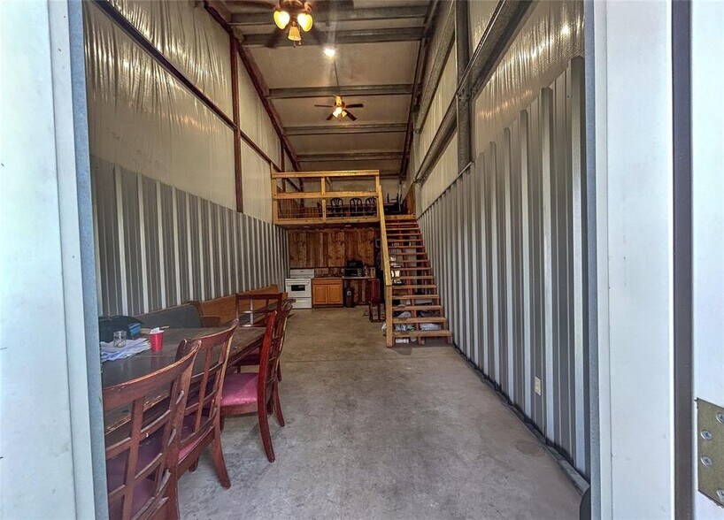 More Photos Of 300 N 14th St, Clinton Specialty For Sale