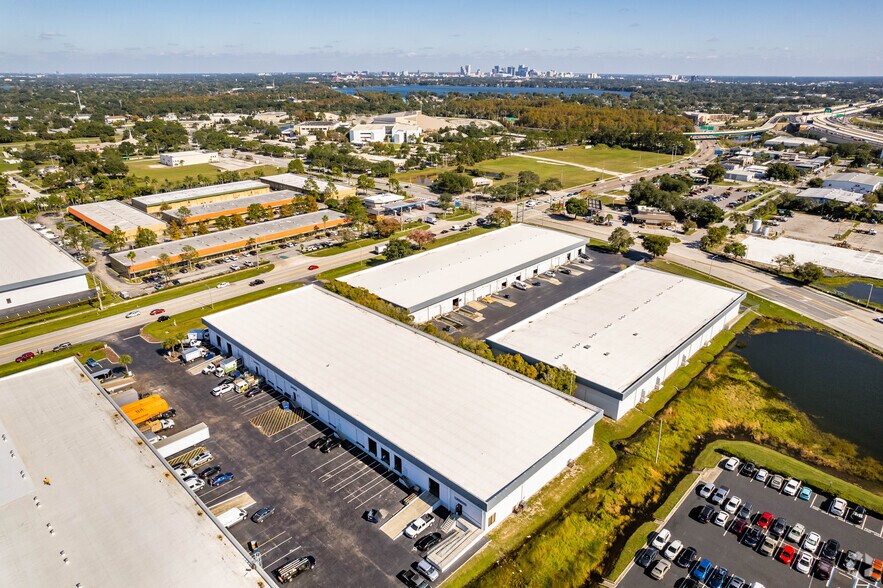 More Photos Of 3320 Vineland Rd, Orlando Unknown For Lease