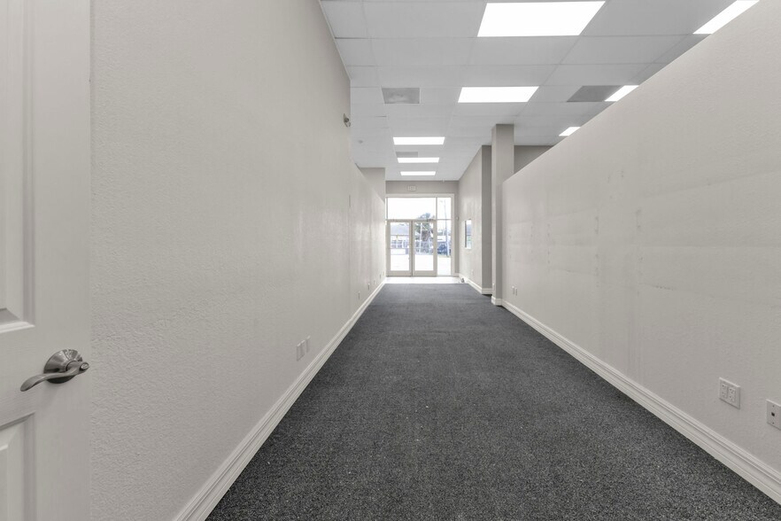 More Photos Of 4694 Tamiami Trl, Port Charlotte Freestanding For Lease