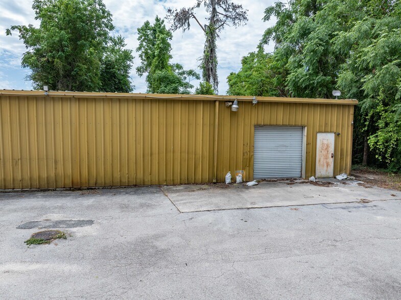 More Photos Of 1330 SW Main Blvd, Lake City Freestanding For Sale