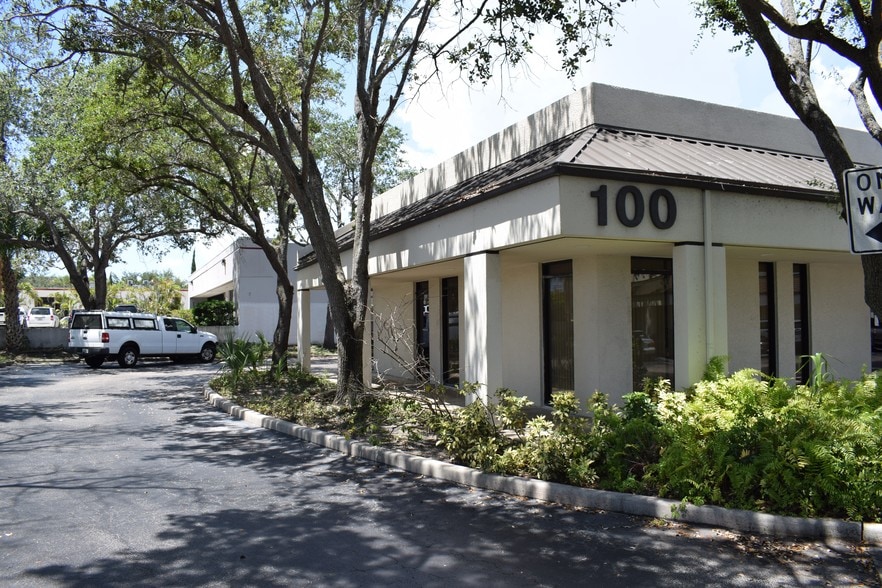 More Photos Of 1860 Old Okeechobee Rd, West Palm Beach Medical For Lease
